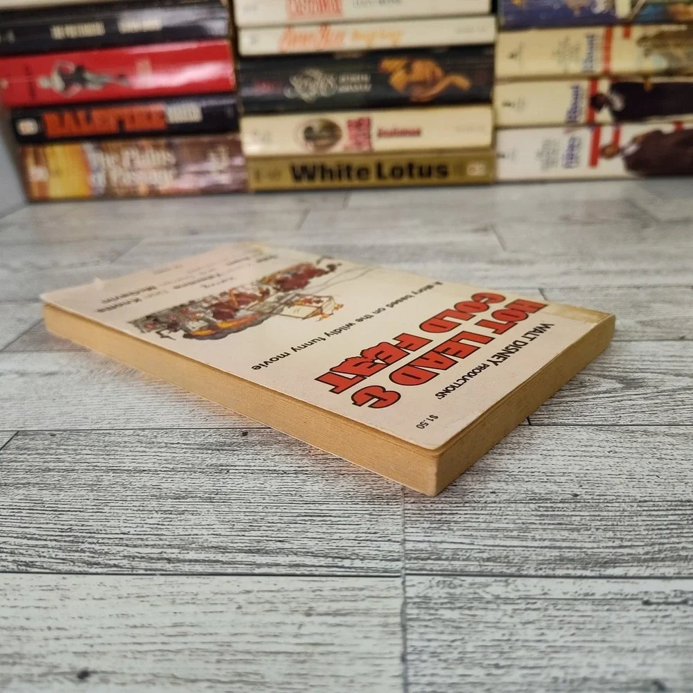 HOT LEAD‎ AND COLD FEET Walt Disney Paperback Based on Movie 1978 1st Edition